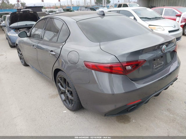 ZARFAMBN8L7638232 Alfa Romeo Giulia Ti Sport Rwd