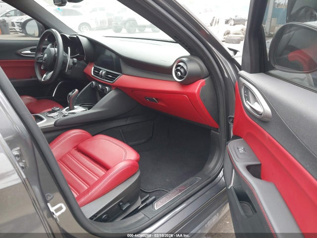 ZARFAMBN8L7638232 Alfa Romeo Giulia Ti Sport Rwd
