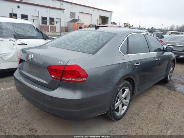 Aukcja sprzedaży 2015 Volkswagen Passat 1.8t Limited Edition, vin: 1VWAS7A31FC119213, numer aukcji: 44340298