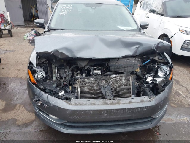 Aukcja sprzedaży 2015 Volkswagen Passat 1.8t Limited Edition, vin: 1VWAS7A31FC119213, numer aukcji: 44340298