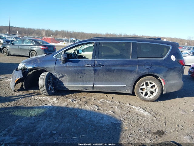 Aukcja sprzedaży 2017 Chrysler Pacifica Touring-l, vin: 2C4RC1BG5HR571841, numer aukcji: 44340321