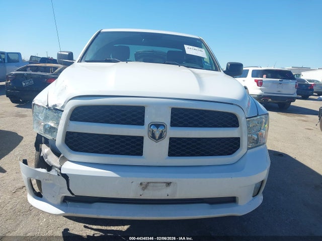 Продаж на аукціоні авто 2018 Ram 1500 Express  4x2 6'4 Box, vin: 1C6RR6FG3JS211694, номер лоту: 44340346