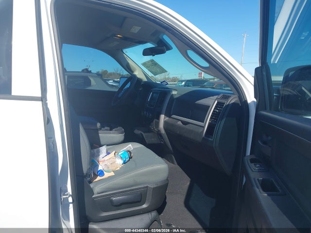 Продаж на аукціоні авто 2018 Ram 1500 Express  4x2 6'4 Box, vin: 1C6RR6FG3JS211694, номер лоту: 44340346