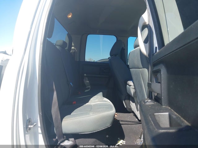 Продаж на аукціоні авто 2018 Ram 1500 Express  4x2 6'4 Box, vin: 1C6RR6FG3JS211694, номер лоту: 44340346