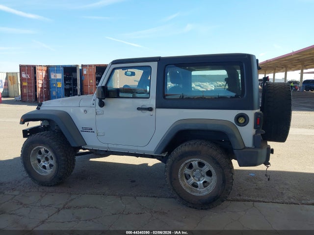 1C4AJWAG0FL530864 Jeep Wrangler Sport