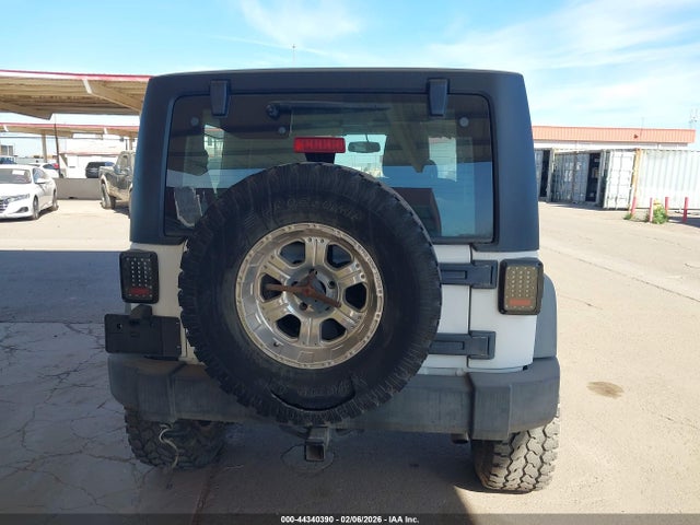 1C4AJWAG0FL530864 Jeep Wrangler Sport