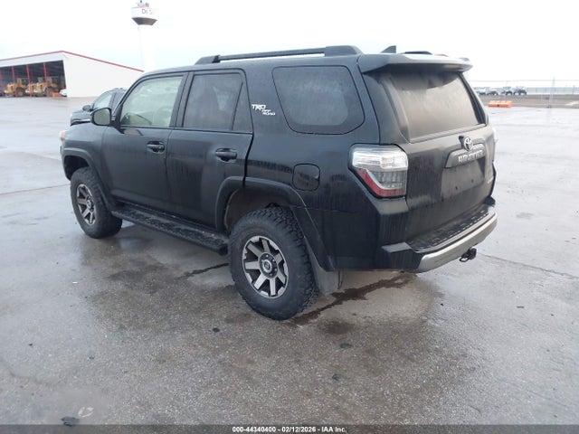 2021 TOYOTA 4RUNNER JTEPU5JR4M5900983 Photo 2