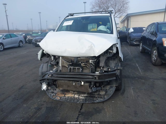 2019 Mercedes-benz Metris მანქანა იყიდება აუქციონზე, vin: WD3PG2EA0K3553105, აუქციონის ნომერი: 44340486