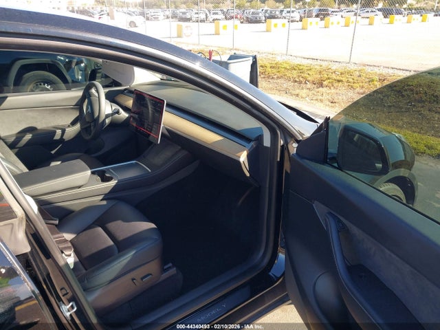 2022 TESLA MODEL Y 7SAYGDEFXNF406401 Photo 4