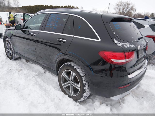 2017 MERCEDES-BENZ GLC 300 WDC0G4KB6HF235104 Photo 2