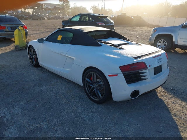 2015 AUDI R8 WUASUAFG0F7001806 Photo 2