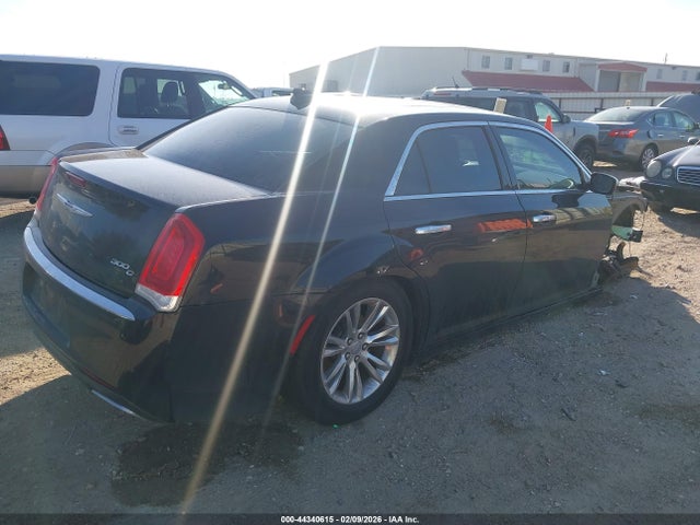 2015 CHRYSLER 300C 2C3CCAEG3FH791844 Photo 3