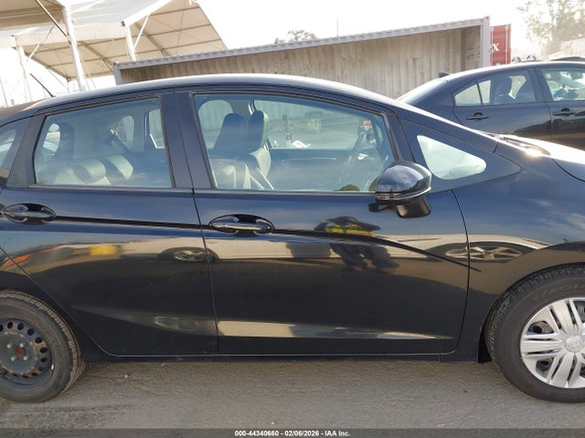 3HGGK5H48JM731658 Honda FIT LX