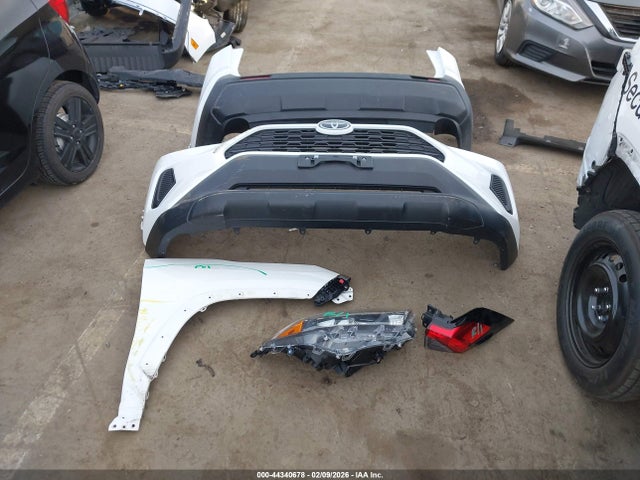 Toyota RAV4 LE 2022 2T3K1RFVXNC208825 Image 12