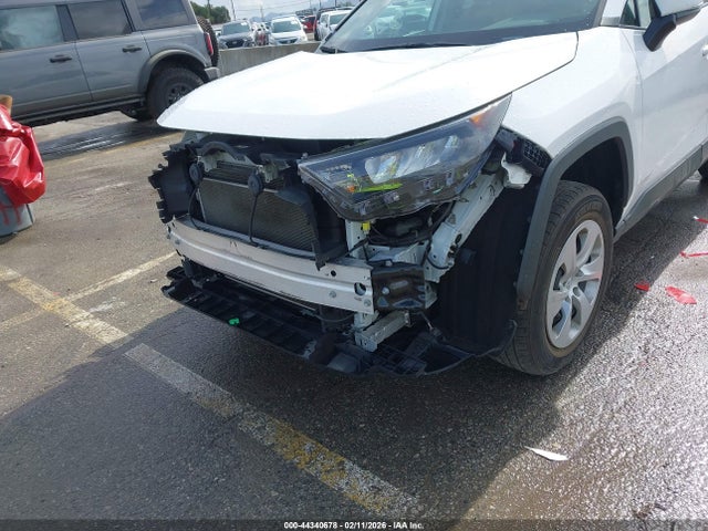 Toyota RAV4 LE 2022 2T3K1RFVXNC208825 Image 13