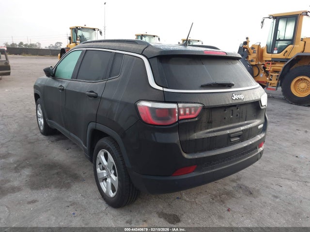 Jeep Compass Latitude Fwd 2018 3C4NJCBB9JT266477 Image 3