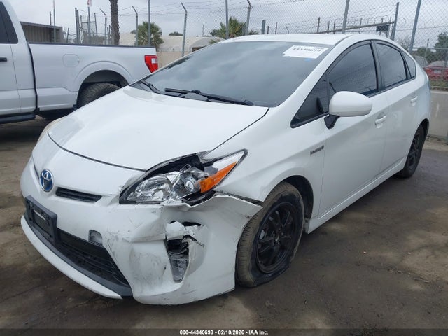 Toyota Prius Two 2015 JTDKN3DU0F1917449 Image 2