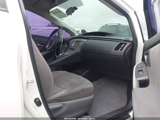 Toyota Prius Two 2015 JTDKN3DU0F1917449 Image 5