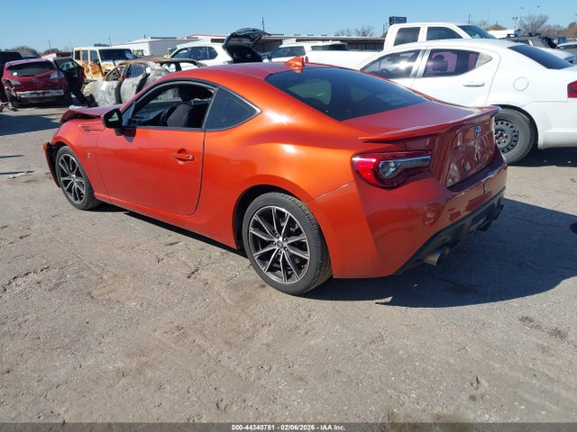 2017 TOYOTA 86 JF1ZNAA11H8703468 Photo 2