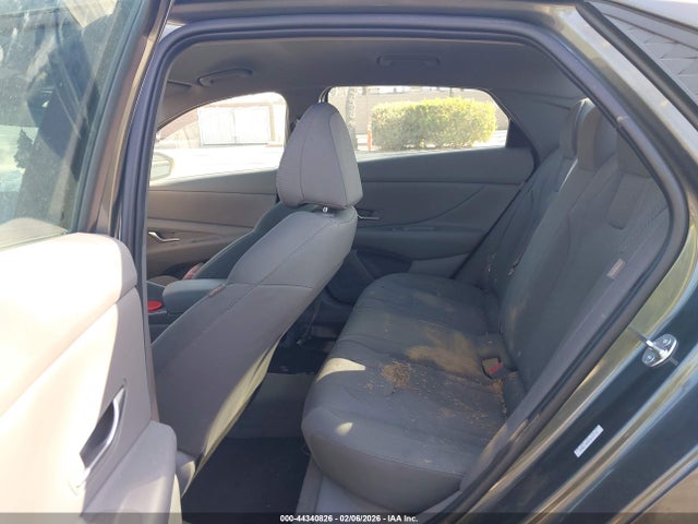 KMHLL4DG8TU115716 Hyundai ELANTRA SE