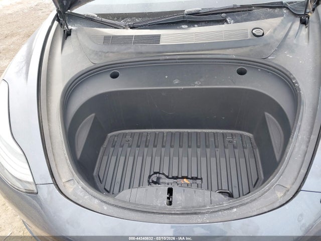 Продаж на аукціоні авто 2023 Tesla Model 3 Rear-wheel Drive, vin: 5YJ3E1EA8PF555621, номер лоту: 44340832