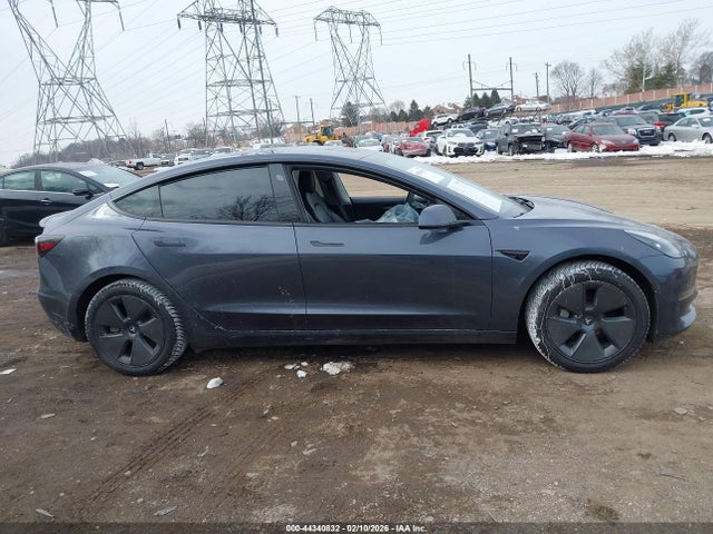 Продаж на аукціоні авто 2023 Tesla Model 3 Rear-wheel Drive, vin: 5YJ3E1EA8PF555621, номер лоту: 44340832