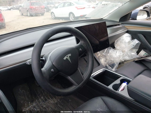 Продаж на аукціоні авто 2023 Tesla Model 3 Rear-wheel Drive, vin: 5YJ3E1EA8PF555621, номер лоту: 44340832