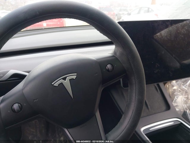 Продаж на аукціоні авто 2023 Tesla Model 3 Rear-wheel Drive, vin: 5YJ3E1EA8PF555621, номер лоту: 44340832