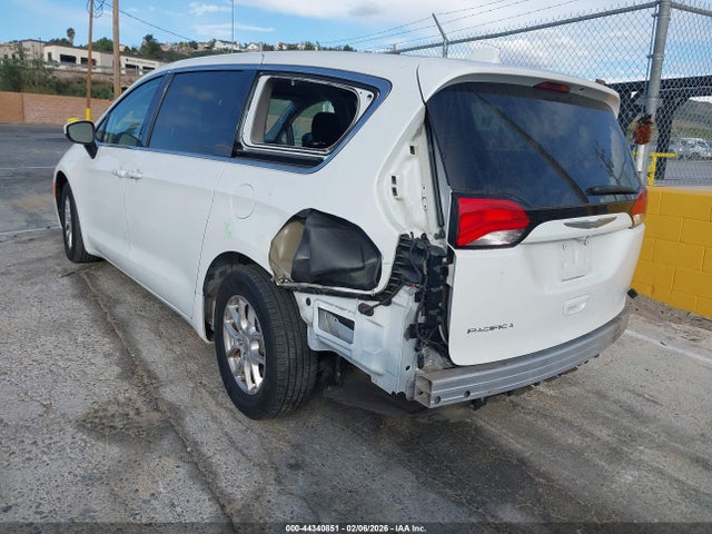 2C4RC1DG1HR522147 Chrysler Pacifica Touring