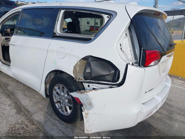 2C4RC1DG1HR522147 Chrysler Pacifica Touring