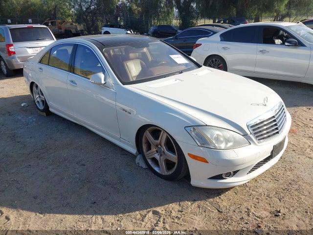 2007 MERCEDES-BENZ S 550 WDDNG86X77A094019