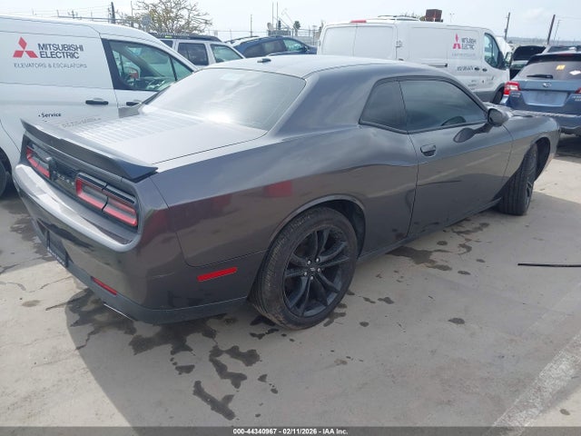 Dodge Challenger Sxt 2017 2C3CDZAG3HH600038 Image 4