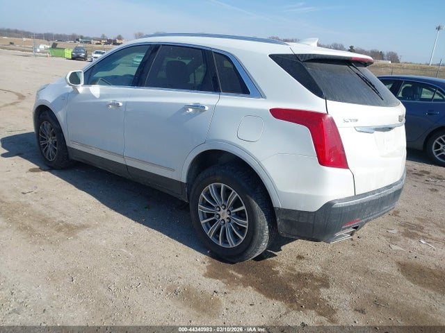 2017 CADILLAC XT5 1GYKNBRS7HZ152207 Photo 2