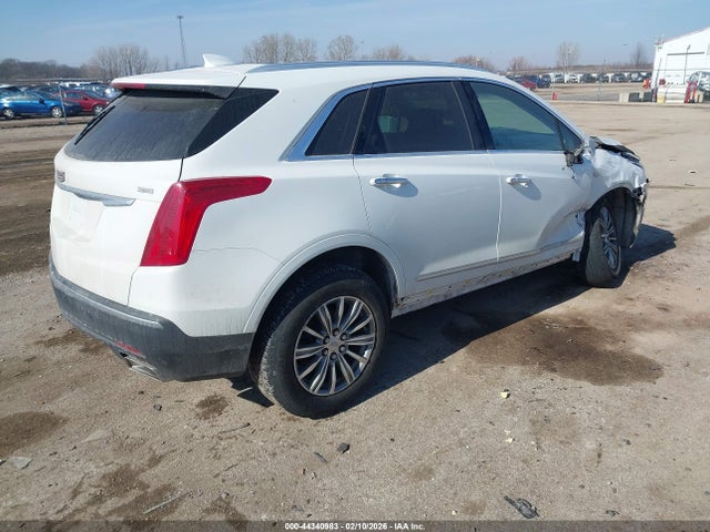 2017 CADILLAC XT5 1GYKNBRS7HZ152207 Photo 3