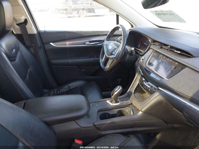 2017 CADILLAC XT5 1GYKNBRS7HZ152207 Photo 4