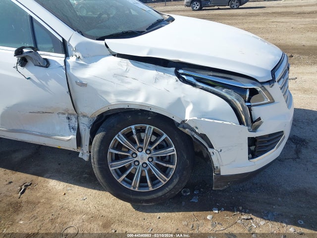 2017 CADILLAC XT5 1GYKNBRS7HZ152207 Photo 5