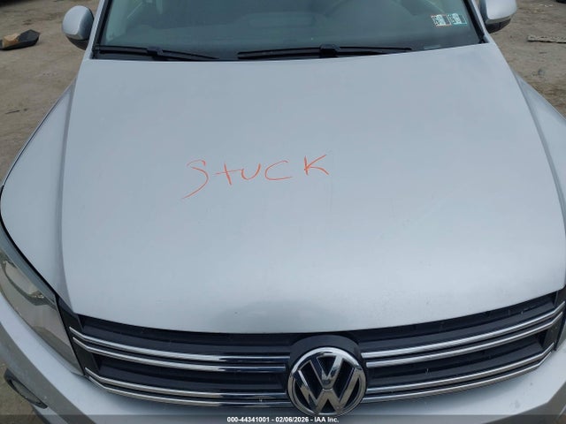 WVGBV7AX0GW523813 Volkswagen TIGUAN SE