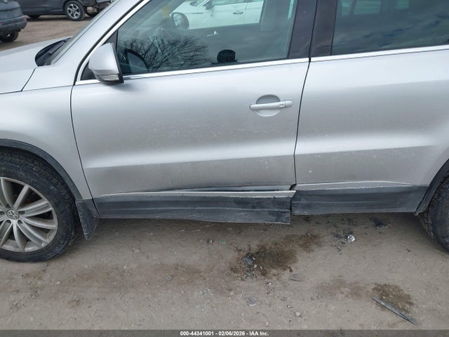 WVGBV7AX0GW523813 Volkswagen TIGUAN SE