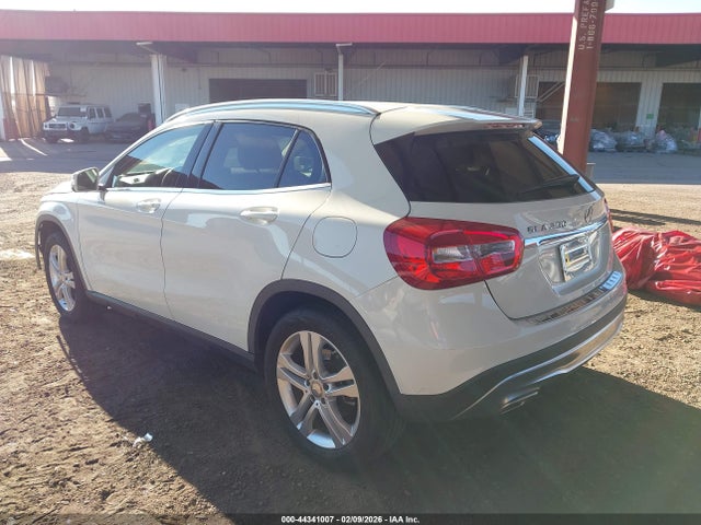 Mercedes-Benz GLA 250 2015 WDCTG4EB0FJ178787 Image 3