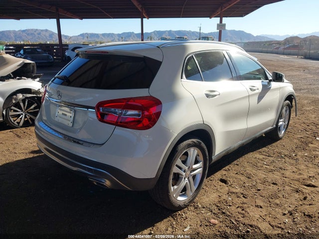 Mercedes-Benz GLA 250 2015 WDCTG4EB0FJ178787 Image 4
