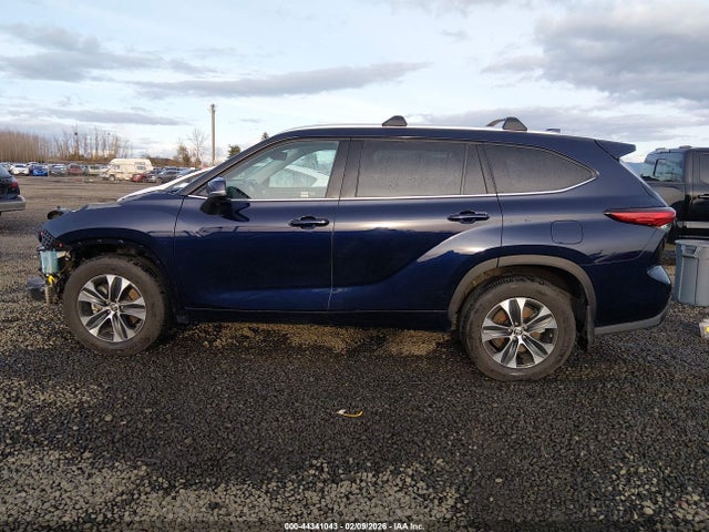 5TDGZRBH2LS006668 Toyota Highlander Xle