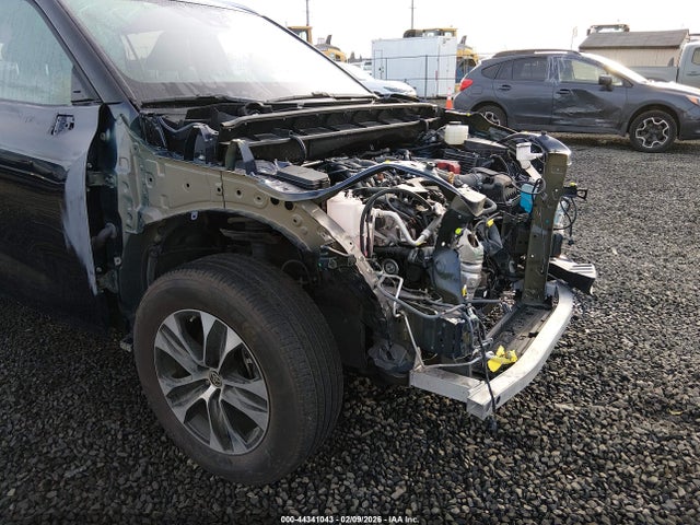 5TDGZRBH2LS006668 Toyota Highlander Xle