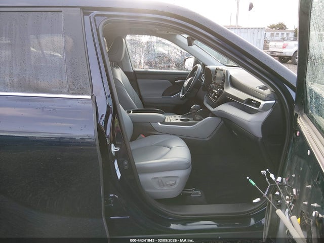 5TDGZRBH2LS006668 Toyota Highlander Xle