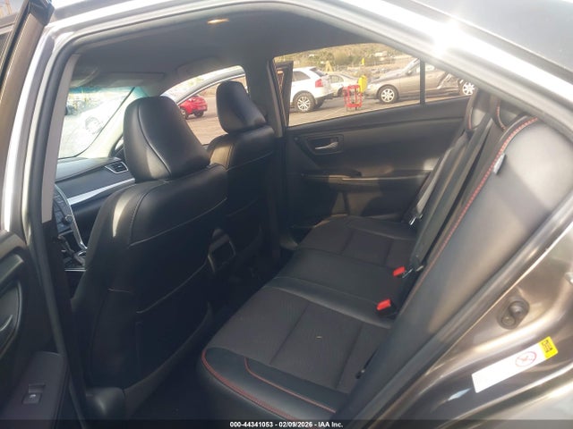 44341053 :رقم المزاد ، 4T1BF1FK7HU286127 vin ، 2017 Toyota Camry Se مزاد بيع