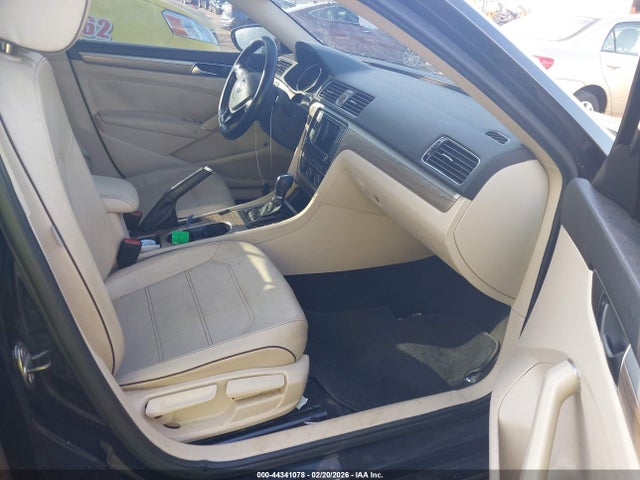 Продажа на аукционе авто 2017 Volkswagen Passat 1.8t Se, vin: 1VWBT7A38HC063078, номер лота: 44341078