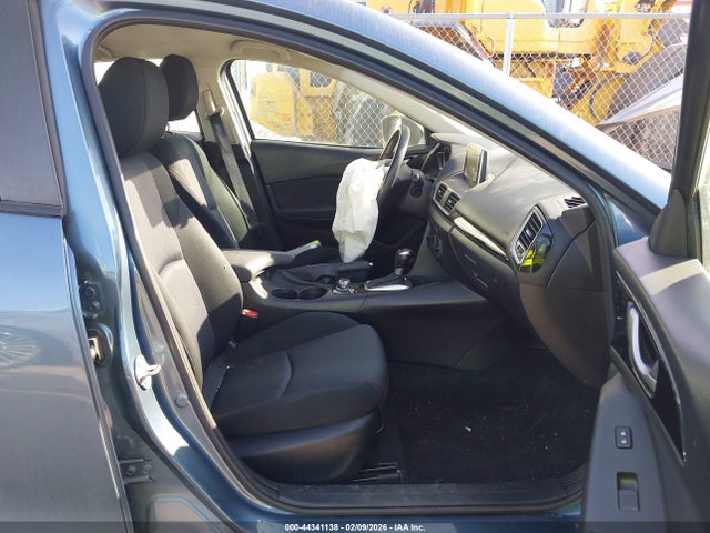 2015 Mazda Mazda3 I Sport მანქანა იყიდება აუქციონზე, vin: 3MZBM1U78FM180597, აუქციონის ნომერი: 44341138