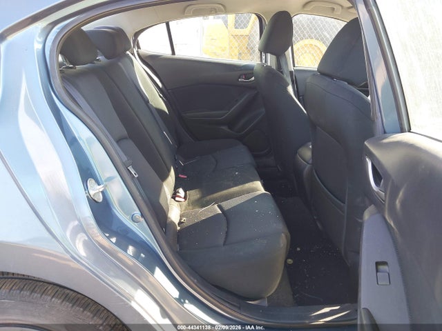 2015 Mazda Mazda3 I Sport მანქანა იყიდება აუქციონზე, vin: 3MZBM1U78FM180597, აუქციონის ნომერი: 44341138