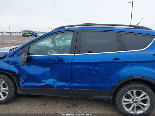 1FMCU9GD5JUA31099 Ford ESCAPE SE