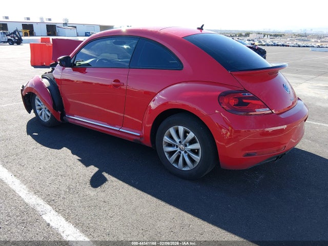 2019 VOLKSWAGEN BEETLE 3VWFD7AT3KM716758 Photo 2