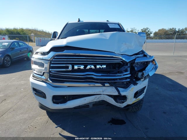 3C6UR5FL6RG195981 RAM 2500 Laramie 4x4 6&#039;4 Box